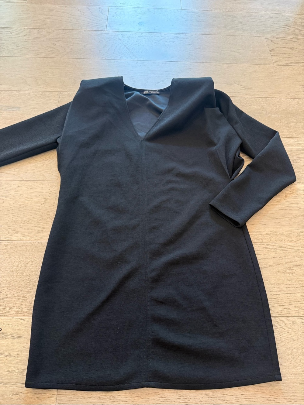 Zara Black V-Neck Long Sleeve Shift Dress